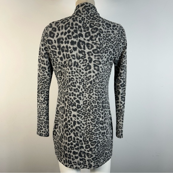 ❤️ White House Black Market Animal Print Cardigan XS - Picture 3 of 12